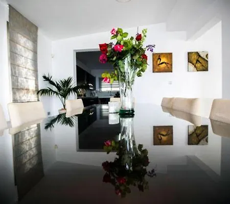 Grande - Perfect Family Holiday Villa Coral Bay